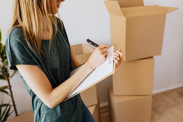 After finding your dream home in Malta on the QLZH property app, let the packing begin! 