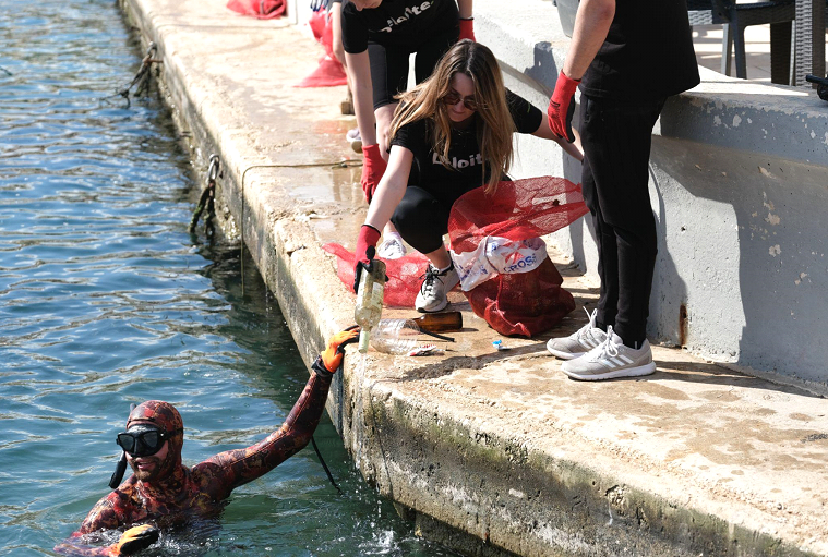 Teams on both land and sea helped throughout the morning.