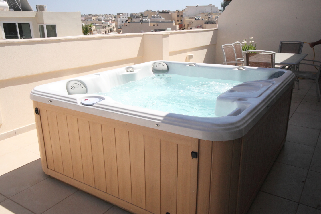 What Are the Pros and Cons of Living in a Penthouse?