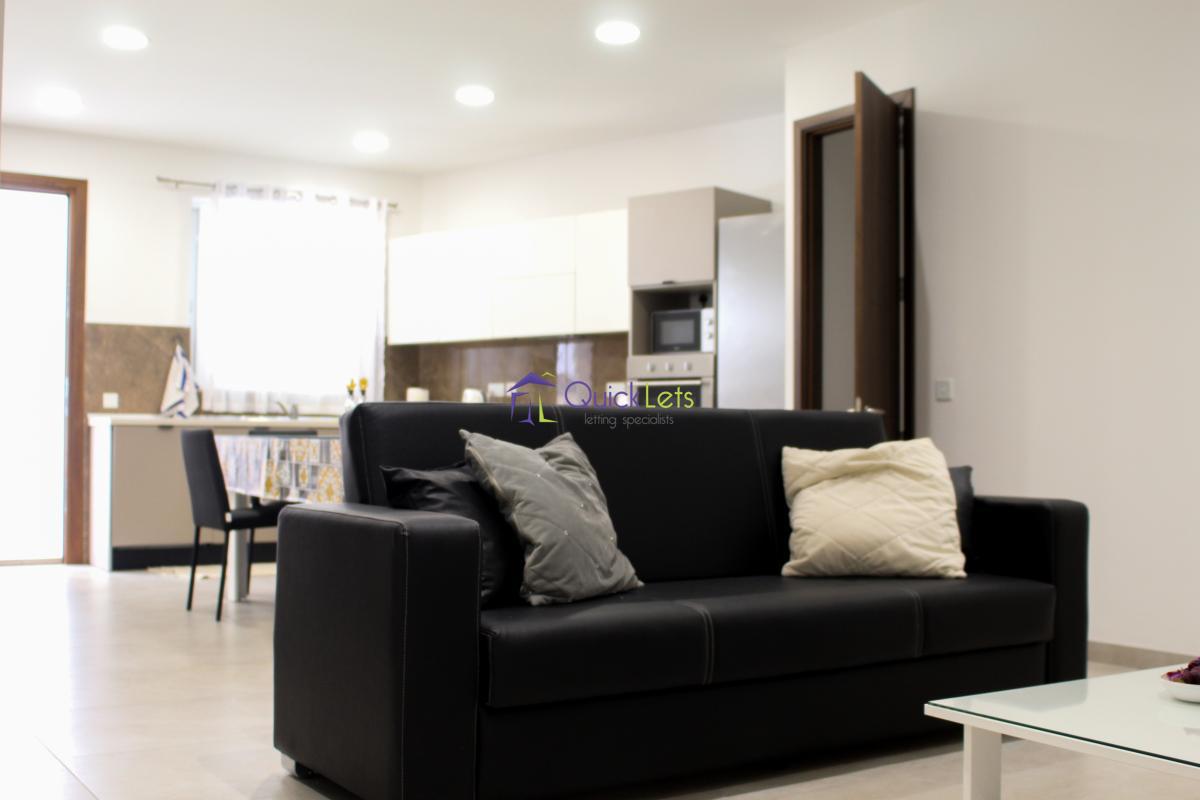 Maisonettes in Qawra - REF 61223