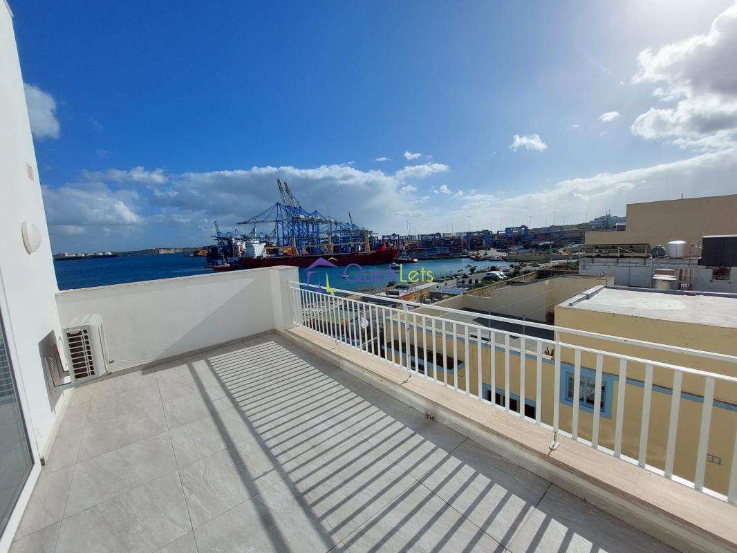 Penthouses in Birzebbuga - REF 67434 - Image 1