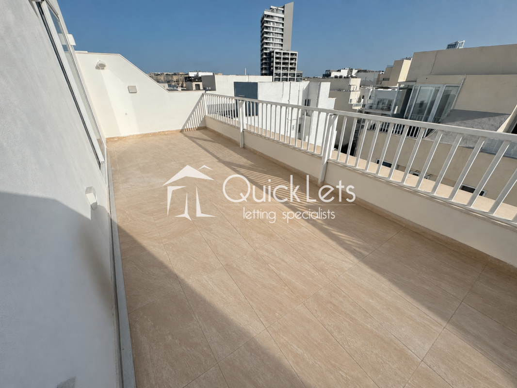 Penthouse in Il-Gżira from Quicklets.com.mt – €2,500